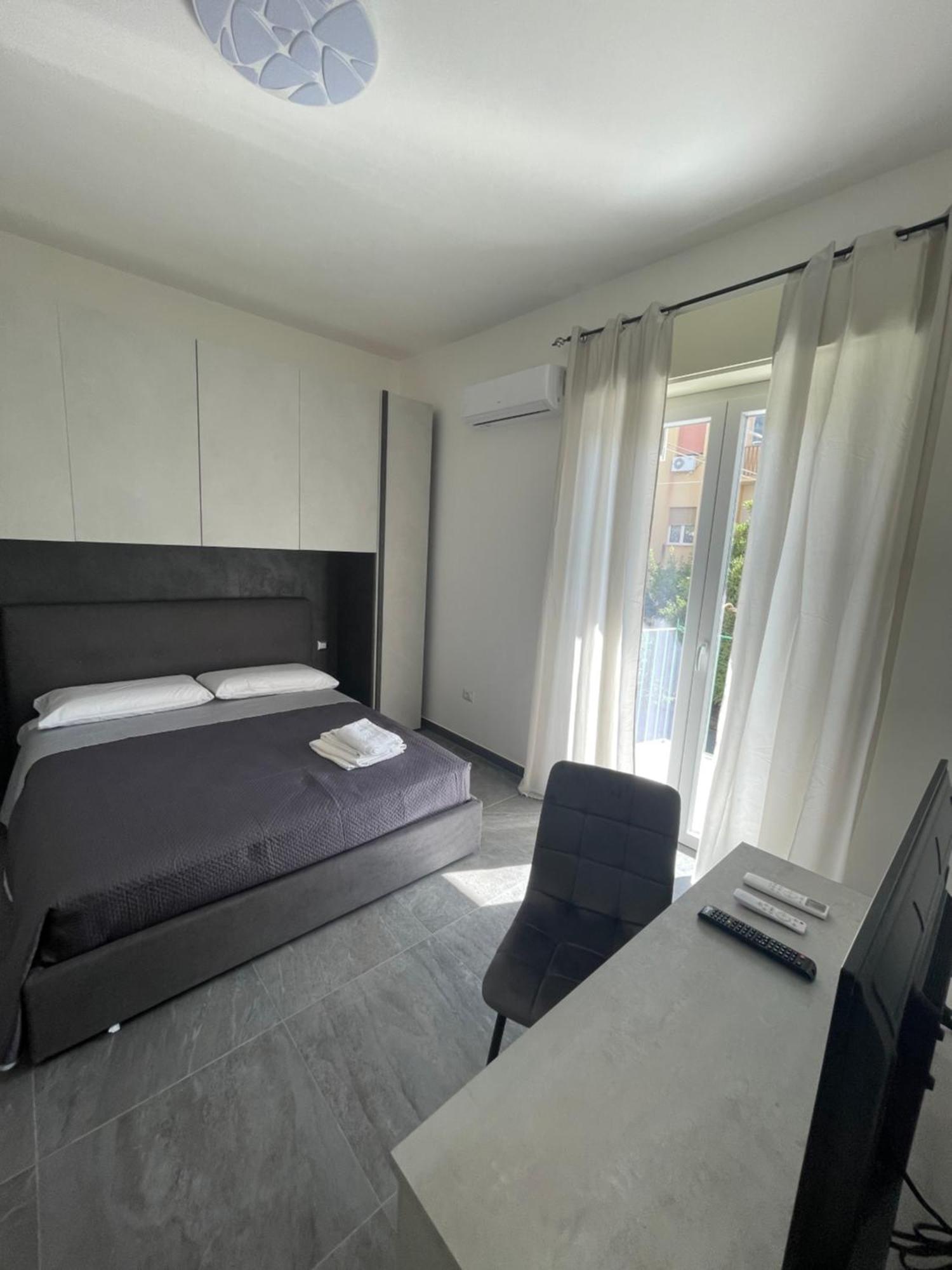 Leos Rooms Caltanissetta Exterior foto